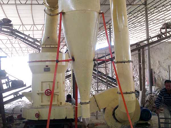 高強磨粉機生產(chǎn)現(xiàn)場